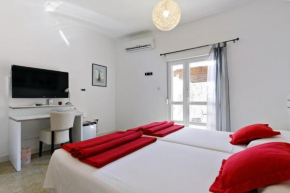 Room in Guest room - Comfy Apartments next to the beach